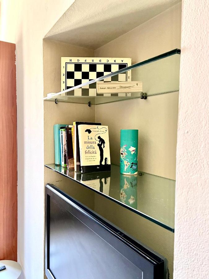 Appartamento In Centro Storico "La Casa Di Cri" Asti Luaran gambar